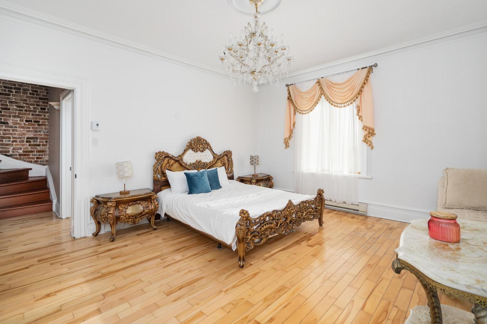 Centennial 6-Bedroom Waterfront Palace Sleeps 14 Монреаль Екстер'єр фото