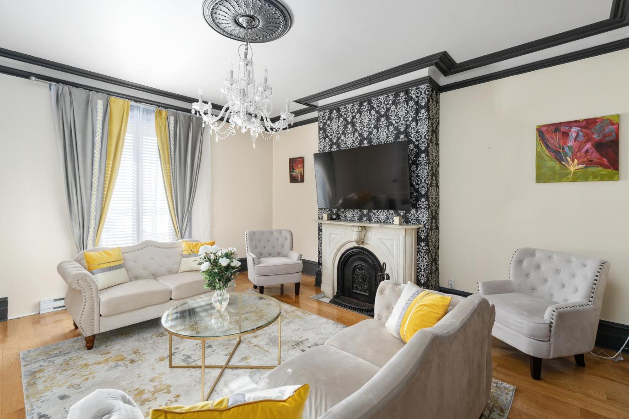 Centennial 6-Bedroom Waterfront Palace Sleeps 14 Монреаль Екстер'єр фото